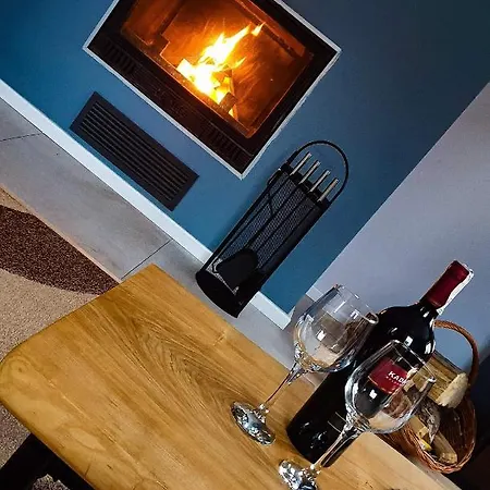 Pod Kasztanem بيت خشبي